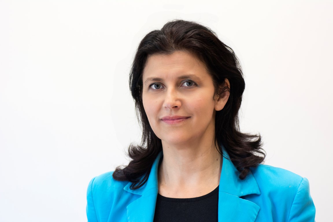 izr. prof. dr. Irena Samide